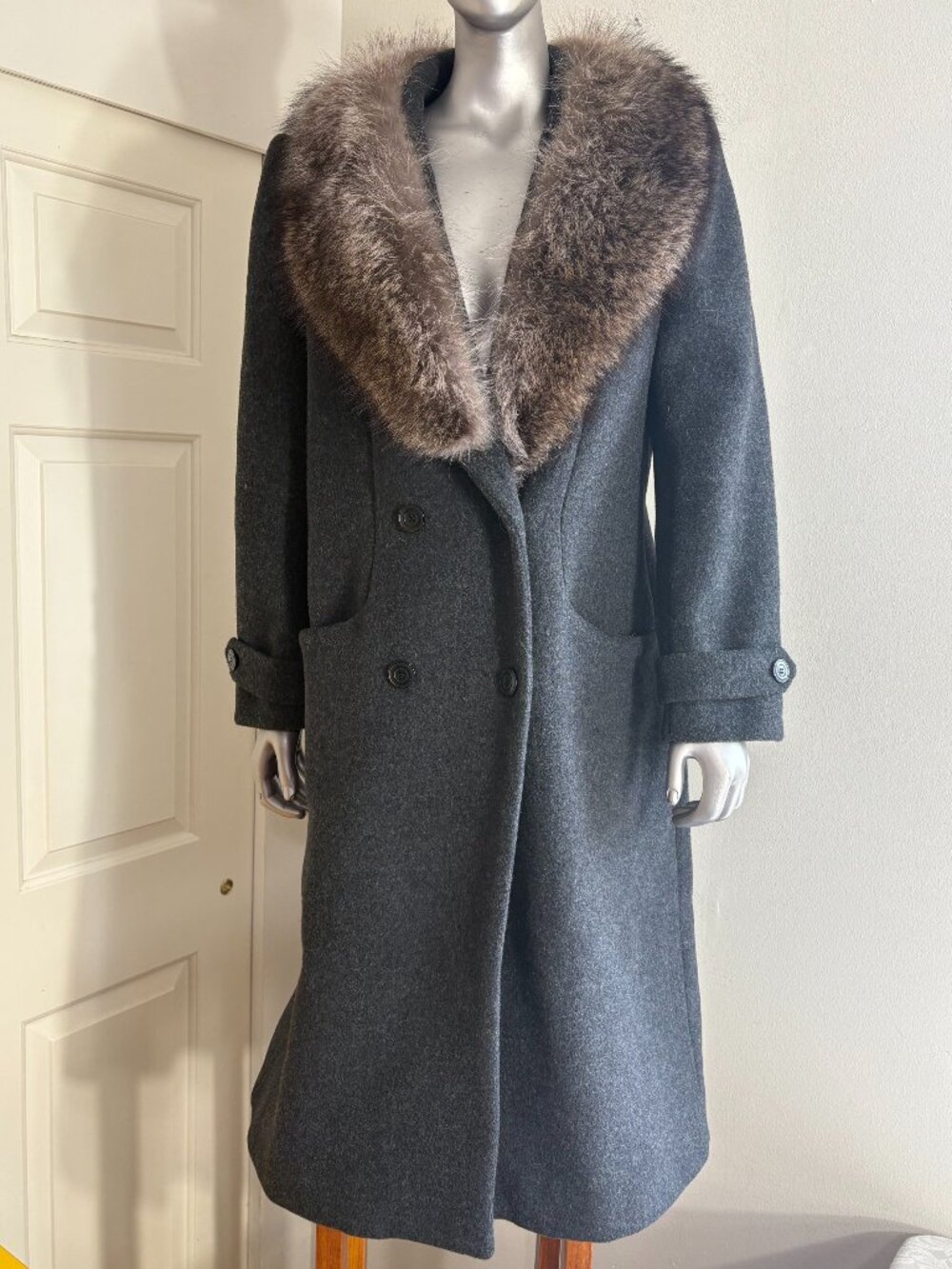 VTG Bert Newman Petite Gray Wool Double Breasted Overcoat Fur Collar size 8